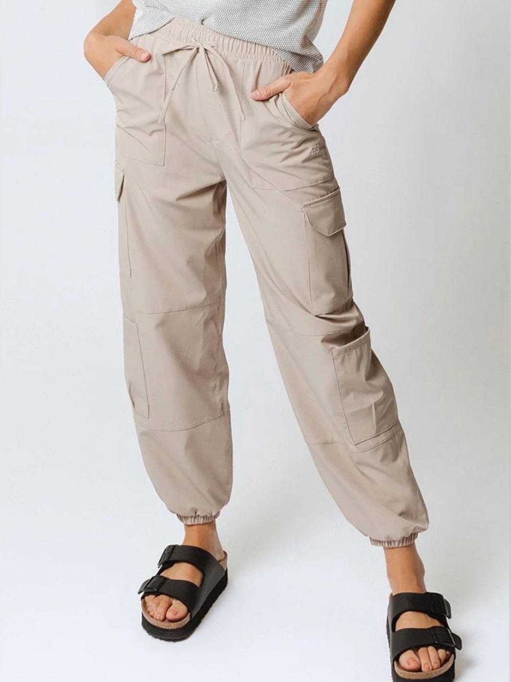 ALBION Cobblestone Jetsetter Cargo Joggers Billowy Fit Comfy Travel Size Medium